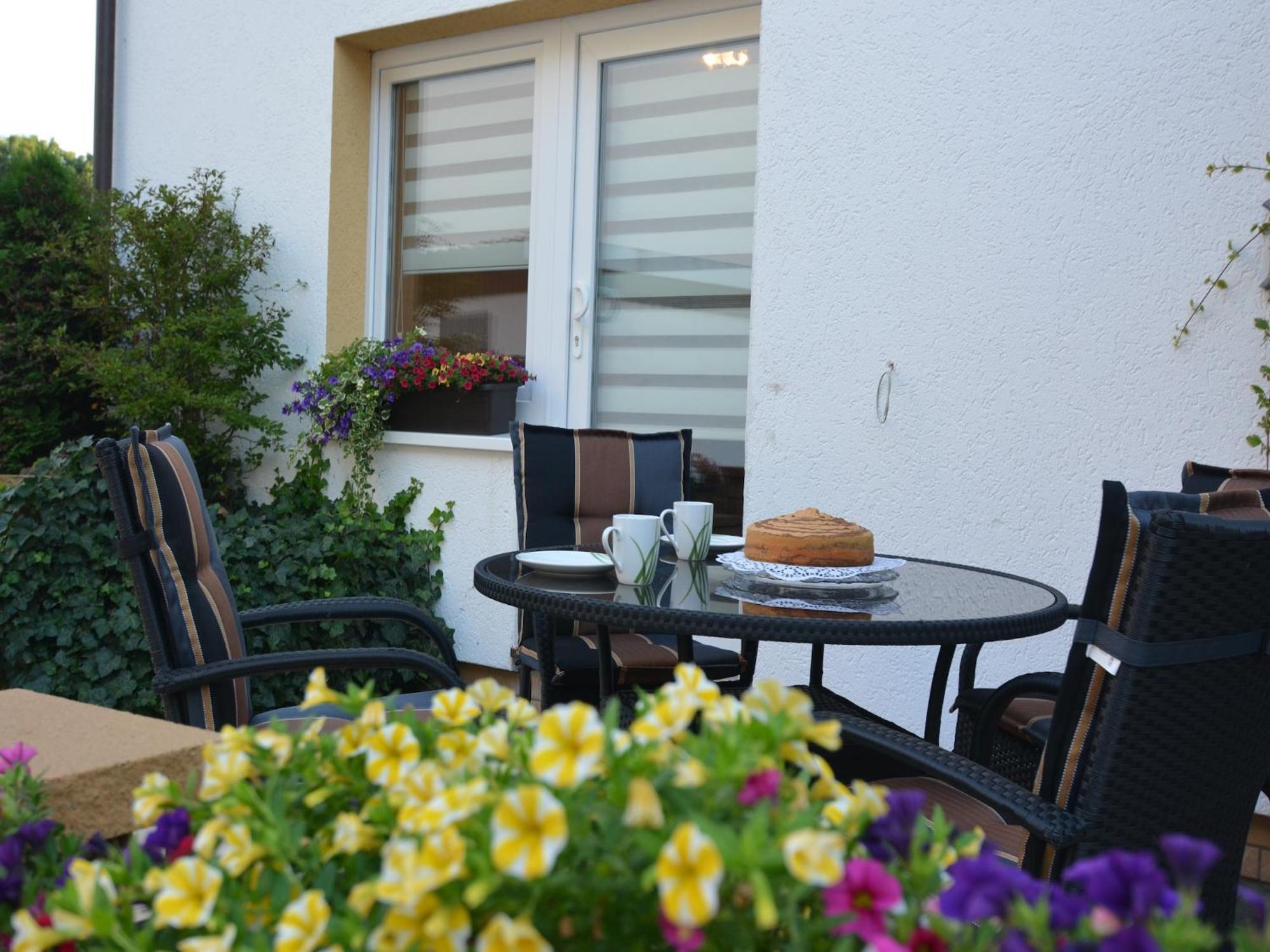 מדבאך Modern Holiday Home Idyllic Setting With Terrace מראה חיצוני תמונה